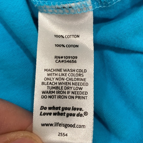 Life Is Good "Drinks Well With Others" Mermaid V-neck Tee - Picture 5 of 9